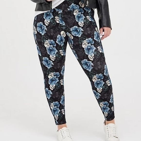 TORRID PIXIE PANT - LUXE PONTE FLORAL SKULL - Picture 7 of 7